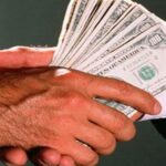 فتنة القروض وتغير سعر صرف العملة